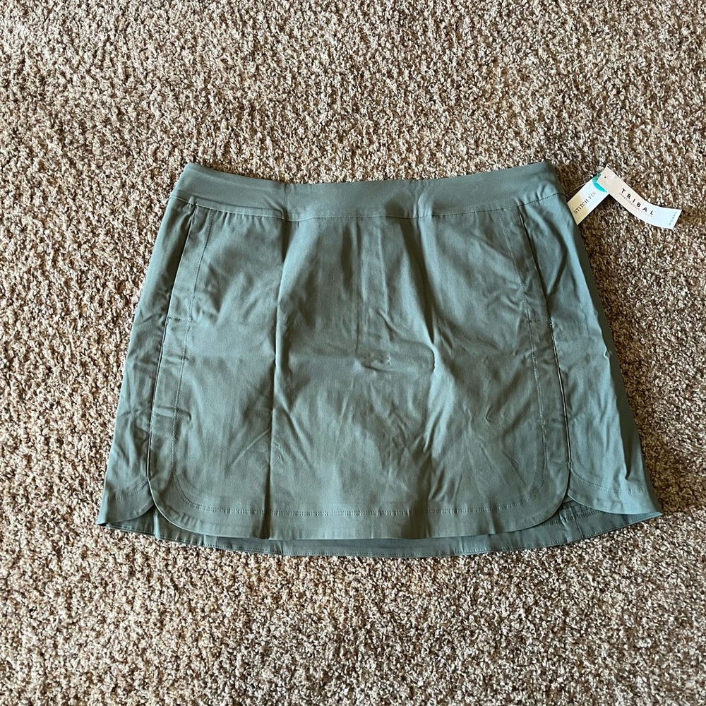 NWT Tribal Green Skort